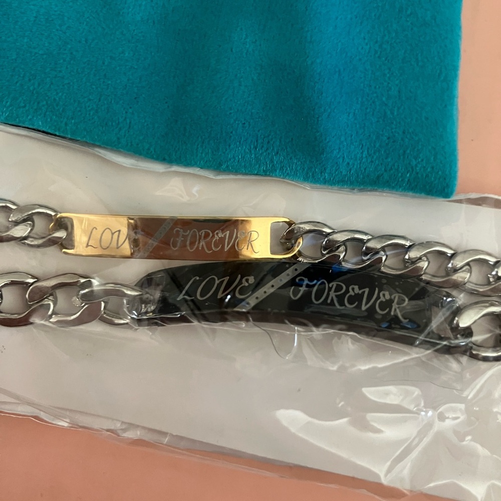 MATCHING COUPLES “LOVE FOREVER”Silver Bracelets, 7 1/2 inch long. NEW